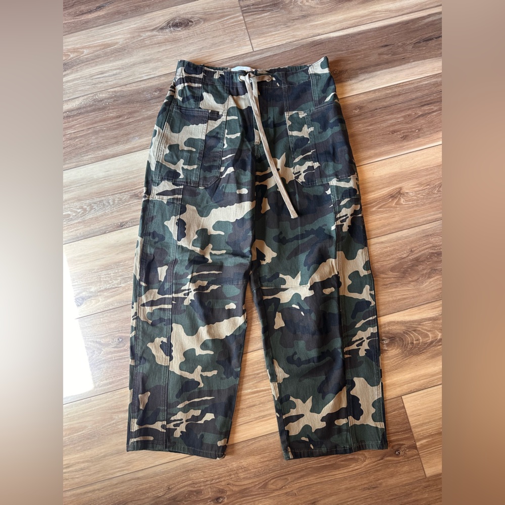 Women's Camouflage Ankle Cargo Pants